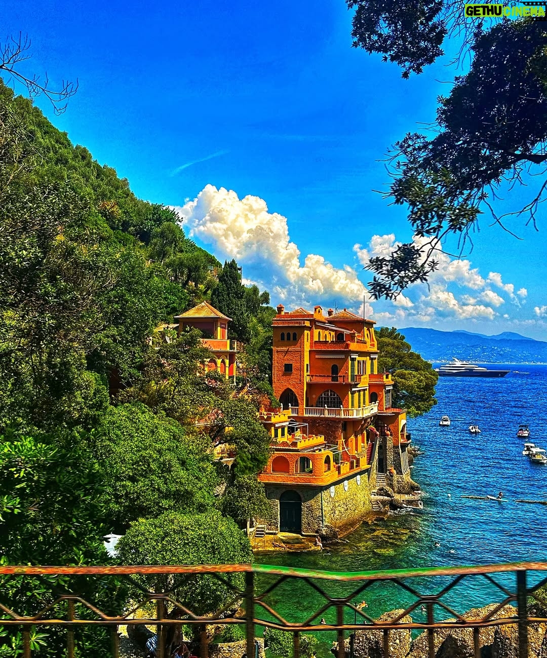 Tuvana Türkay - 148.8K Likes - 