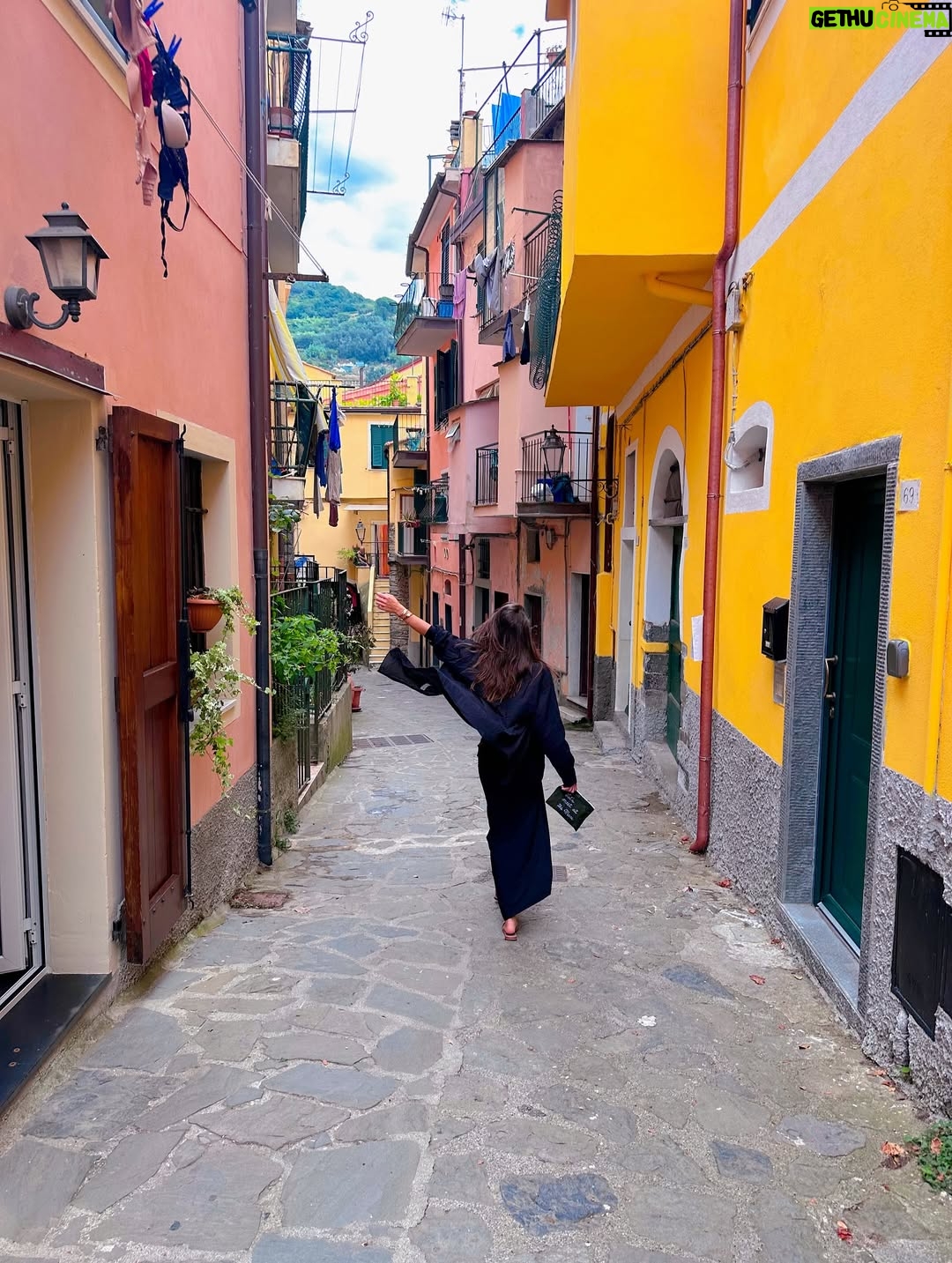 Tuvana Türkay - 163.9K Likes - 🍋