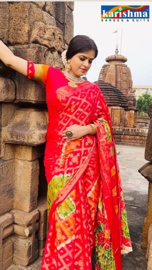 Twinkle Mishra Instagram - A traditional occasion or a religious day, this traditional coloured saree is the perfect attire for the day.
Grab yours now from the nearest retailer by visiting www.karishmasareesandsuits.com
#karishmasaree #cottonkahoyakarishma #cottonkarishma #cottonclothes #sarees&suits #karishmasareesandsuits #collaboration #influencer #influencercollab #purplesaree #floralprintedsarees #printedsarees #reelitfeelit #explorepage #trending #trendingreels