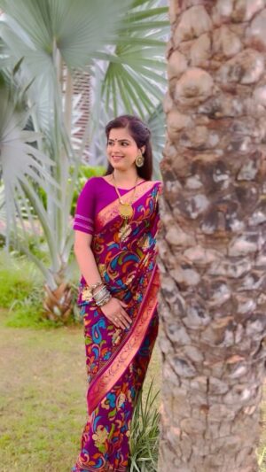 Twinkle Mishra Instagram - If beauty was a garment
It would be a purple saree💜
@karishmasareesandsuits
