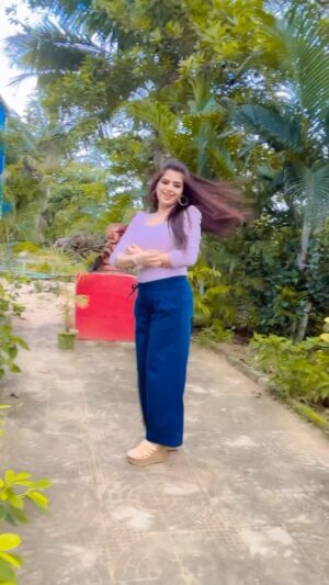Twinkle Mishra Instagram - O bekhawar