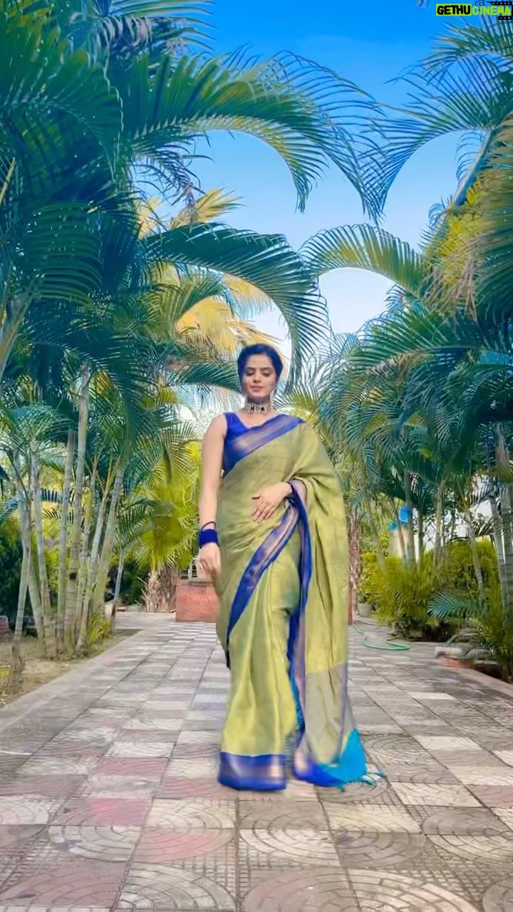 Twinkle Mishra - 1.5K Likes - Love this track💙