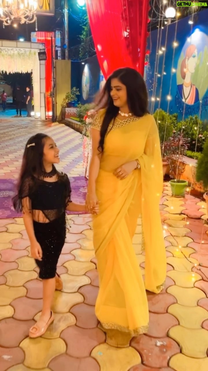 Twinkle Mishra - 6.8K Likes - Tere alawa koi bhi Khwaish 
Nehi hai Baki dil mai❤️

#pyarikrishu