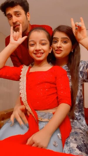 Twinkle Mishra Instagram - Happy birthday cute angel @d_real_krishu
Lots of love bachha ❤️👩👧