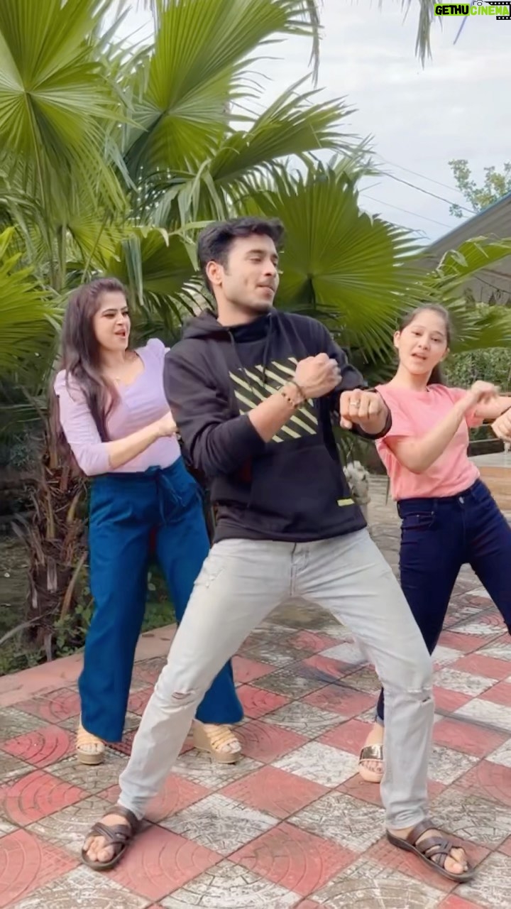 Twinkle Mishra - 15.6K Likes - Piya piya ho piya piya

Camera credit goes to @actor_akash_official
