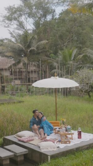 Tyas Mirasih Instagram - We’re just better together 🖤
Outfit @samara.naturalresortwear