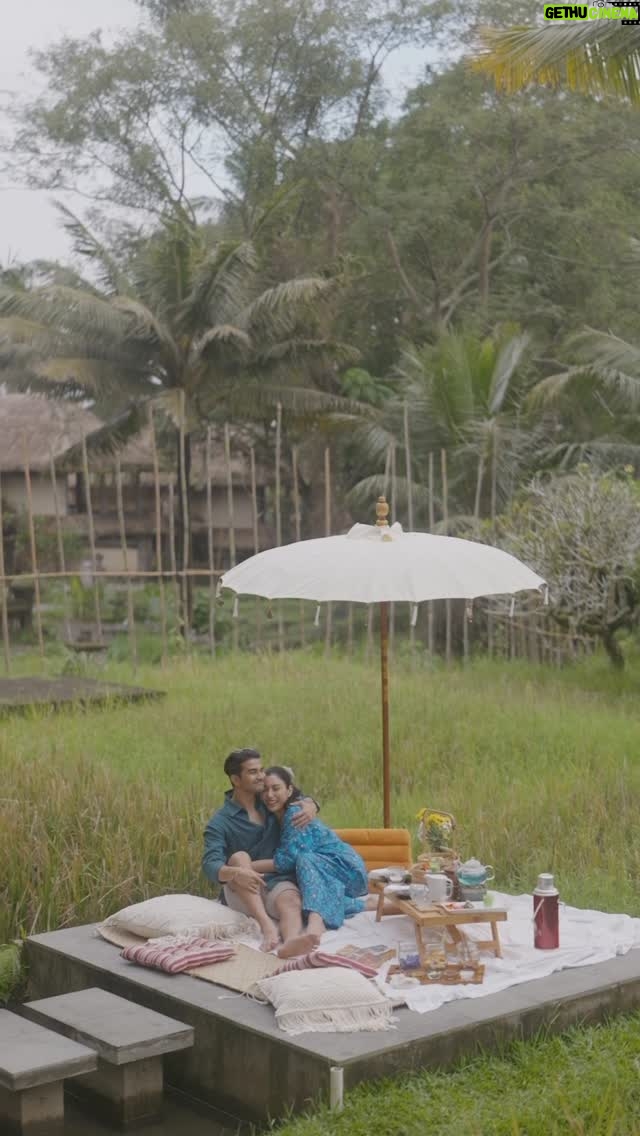 Tyas Mirasih - 2K Likes - We’re just better together 🖤

Outfit @samara.naturalresortwear