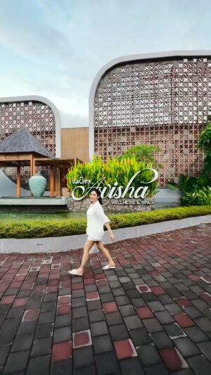 Tyas Mirasih Instagram - Relax the mind, renew the body, revive the soul 🖤
@avishaspa.bali