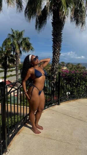 Tyla Gomez Instagram - Cabo 2023 vs Cabo 2025 😳 #beforeandafter  #weightloss #weightlossjourney #fitnessgirls #gymmotivation #blackgirlfitness #curvygirl