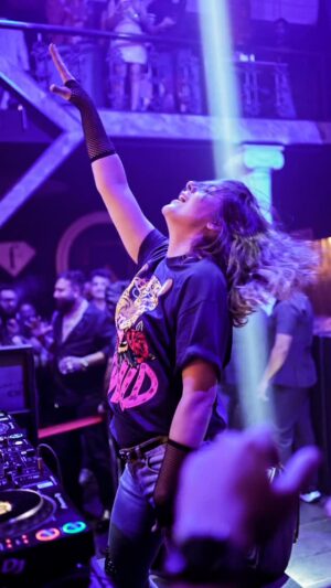 Udita Goswami Instagram - Doing what I do best, I think! 🎧🤘🏽🖤