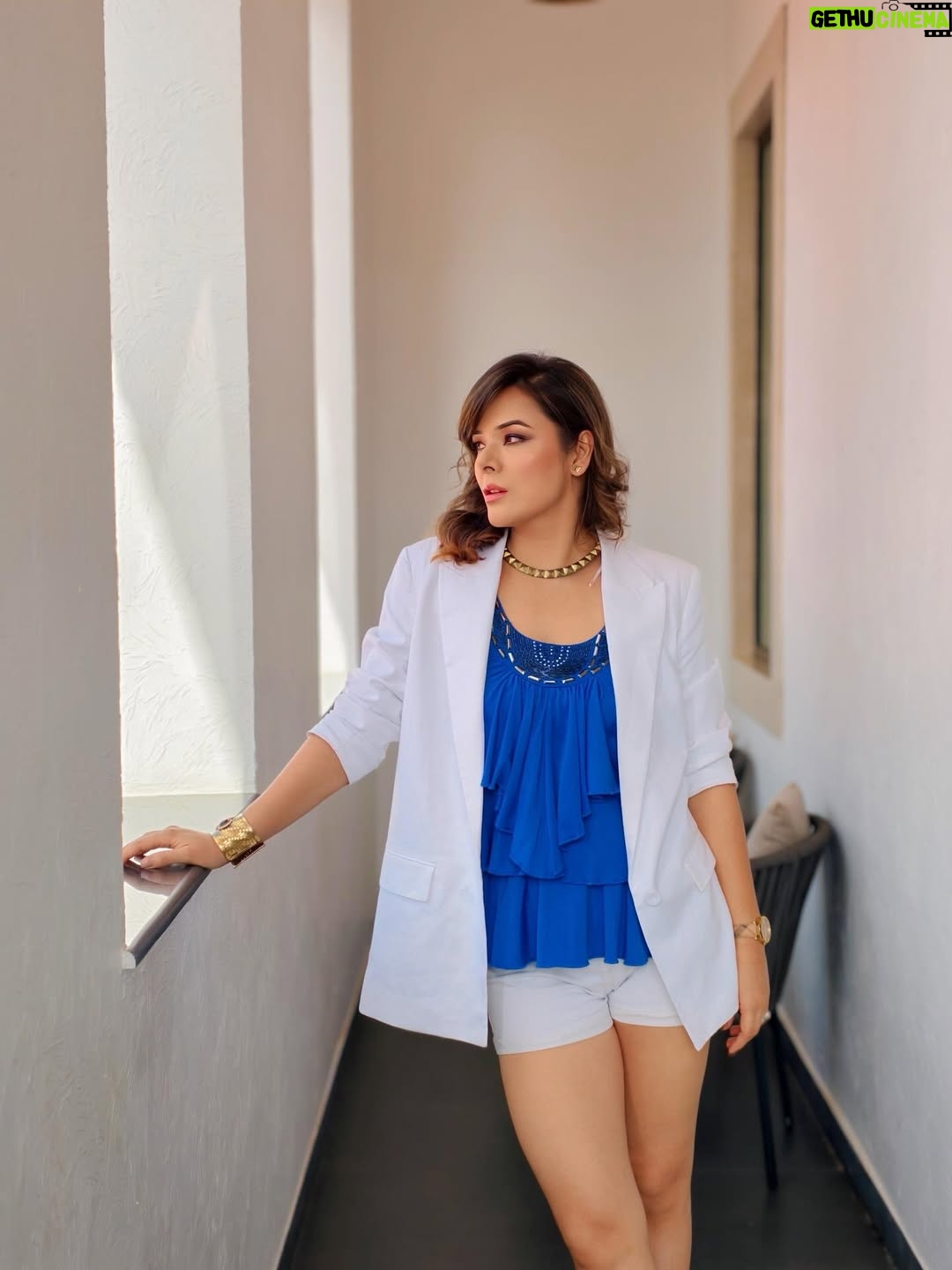 Udita Goswami - 58.6K Likes - Vibing in Goa. What a great session with the lovely ladies in the house!  @msocialin 
Thank you for having me Swati. ❤️ @swaati.j
