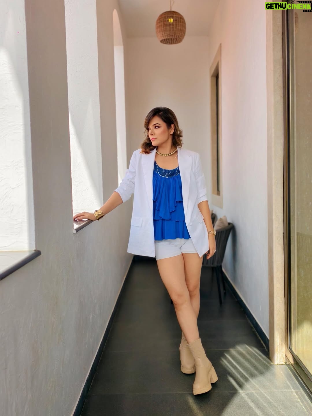 Udita Goswami - 58.6K Likes - Vibing in Goa. What a great session with the lovely ladies in the house!  @msocialin 
Thank you for having me Swati. ❤️ @swaati.j