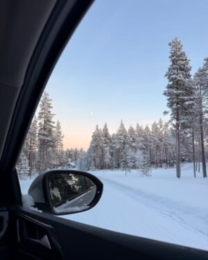 Unaisa Subair Instagram - 🤍❄️