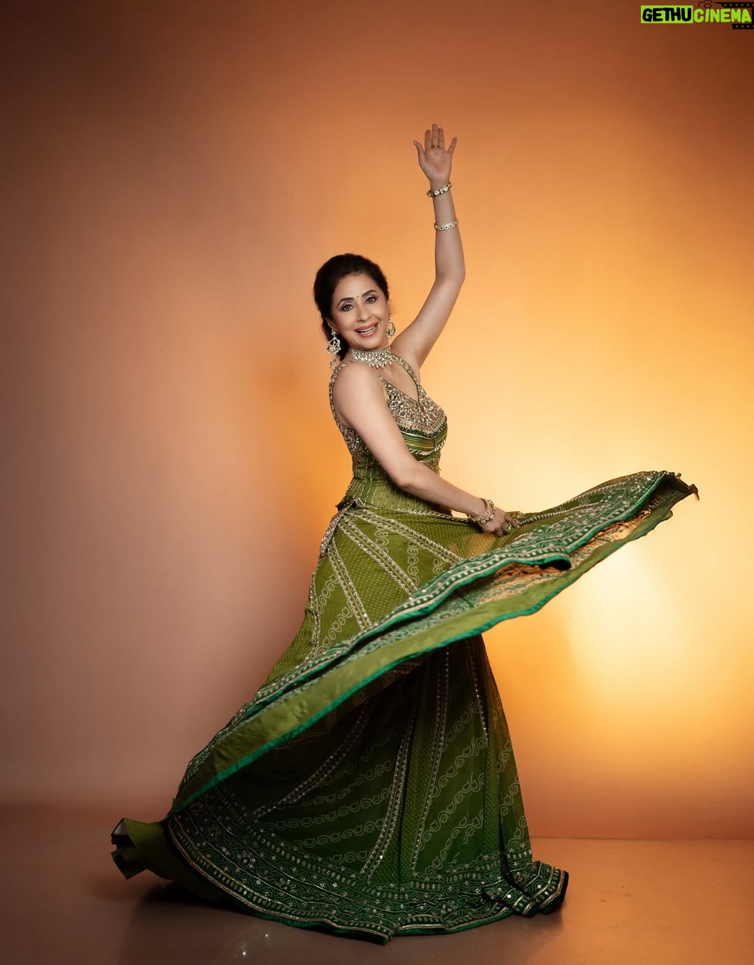 Urmila Matondkar - 40.7K Likes - शुभों अष्टमी 🙏🏻🙏🏻🙏🏻

Photography : @vjsolankii 
Hairnmakeup : @vijaysharmahairandmakeup 
Styled : @kmundhe4442 
Outfit : @jiviva_ 
Jewellery : @anupa_tulsi_jewellers