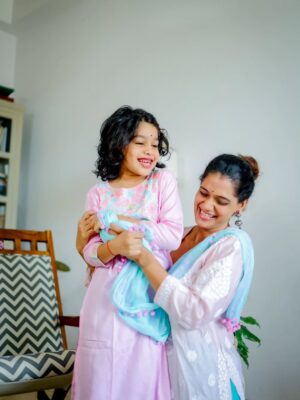 Urmilla Kothare Instagram - #collaboration with @firstcryindia
Festivals get brighter when your little one dresses happier! 🌸💫
@firstcryindia has perfect outfits for kids for every celebration...
Their new Diwali collection has the perfect mix of Indian elegance and Western fun for kids.
From sizes to styles… they’ve thought of every child.
Dress up, click more pictures and celebrate beautifully! ❤️
✨And here’s something special for all you amazing moms — use my code UrmilaDW2 to get an exclusive discount on your next FirstCry purchase! 💫
#FirstCrywaliDiwali25 #FirstCrywaliDiwali #FirstCry #FussNowAtFirstcry #FirstCryFashion #FirstCryIndia #KidsFashion #FestiveLooksForKids #KidsFashionIndia #FestiveVibes #FeelingFestive #MomAndDaughterMoments #UrmillaKanetkar
