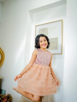 Urmilla Kothare Instagram - #collaboration with @firstcryindia
Festivals get brighter when your little one dresses happier! 🌸💫
@firstcryindia has perfect outfits for kids for every celebration...
Their new Diwali collection has the perfect mix of Indian elegance and Western fun for kids.
From sizes to styles… they’ve thought of every child.
Dress up, click more pictures and celebrate beautifully! ❤️
✨And here’s something special for all you amazing moms — use my code UrmilaDW2 to get an exclusive discount on your next FirstCry purchase! 💫
#FirstCrywaliDiwali25 #FirstCrywaliDiwali #FirstCry #FussNowAtFirstcry #FirstCryFashion #FirstCryIndia #KidsFashion #FestiveLooksForKids #KidsFashionIndia #FestiveVibes #FeelingFestive #MomAndDaughterMoments #UrmillaKanetkar