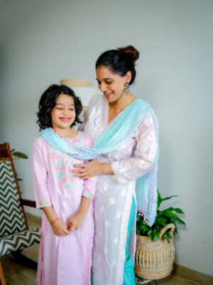 Urmilla Kothare Instagram - #collaboration with @firstcryindia
Festivals get brighter when your little one dresses happier! 🌸💫
@firstcryindia has perfect outfits for kids for every celebration...
Their new Diwali collection has the perfect mix of Indian elegance and Western fun for kids.
From sizes to styles… they’ve thought of every child.
Dress up, click more pictures and celebrate beautifully! ❤️
✨And here’s something special for all you amazing moms — use my code UrmilaDW2 to get an exclusive discount on your next FirstCry purchase! 💫
#FirstCrywaliDiwali25 #FirstCrywaliDiwali #FirstCry #FussNowAtFirstcry #FirstCryFashion #FirstCryIndia #KidsFashion #FestiveLooksForKids #KidsFashionIndia #FestiveVibes #FeelingFestive #MomAndDaughterMoments #UrmillaKanetkar