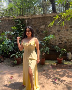 Urusa Javed Instagram - Yellow mellow!!

Styled by: @_harshitaaa @_harshitastylesyou