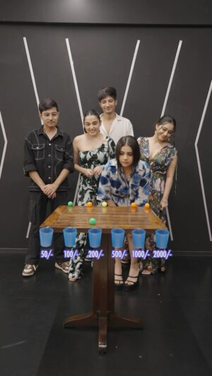 Urusa Javed Instagram - I guess we all know who’s the real player in this group! 😉

Watch Follow Karlo Yaar on @primevideoin to know more about this madness!

📸 @gauravkrishnan_ 

#FollowKarloYaarOnPrime
#FollowKarloYaar