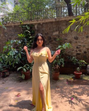 Urusa Javed Instagram - Yellow mellow!!

Styled by: @_harshitaaa @_harshitastylesyou