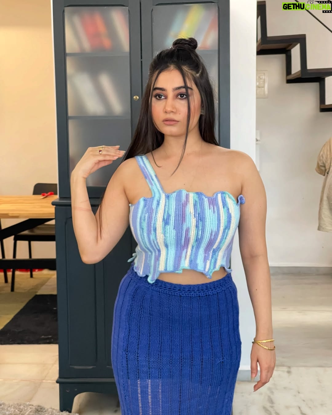 Urusa Javed - 1.6K Likes - Is time k thodi der baad meri aankh aur Baal dono kharaab ho gae the…🥲

Styled by: @_harshitaaa @_harshitastylesyou
Top and skirt: @rasti.india