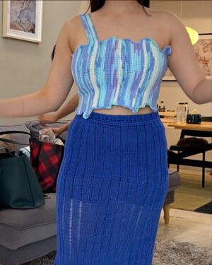 Urusa Javed Instagram - Is time k thodi der baad meri aankh aur Baal dono kharaab ho gae the…🥲

Styled by: @_harshitaaa @_harshitastylesyou
Top and skirt: @rasti.india