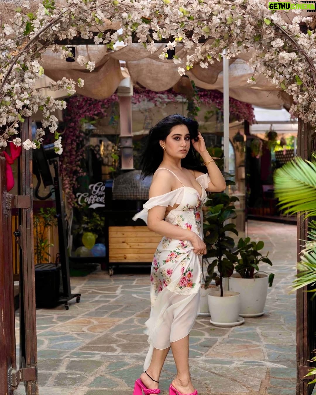 Urusa Javed - 1.4K Likes - 🌷🌷🌷

Styled by: @_harshitaaa @_harshitastylesyou
📸: @shashwatshankar