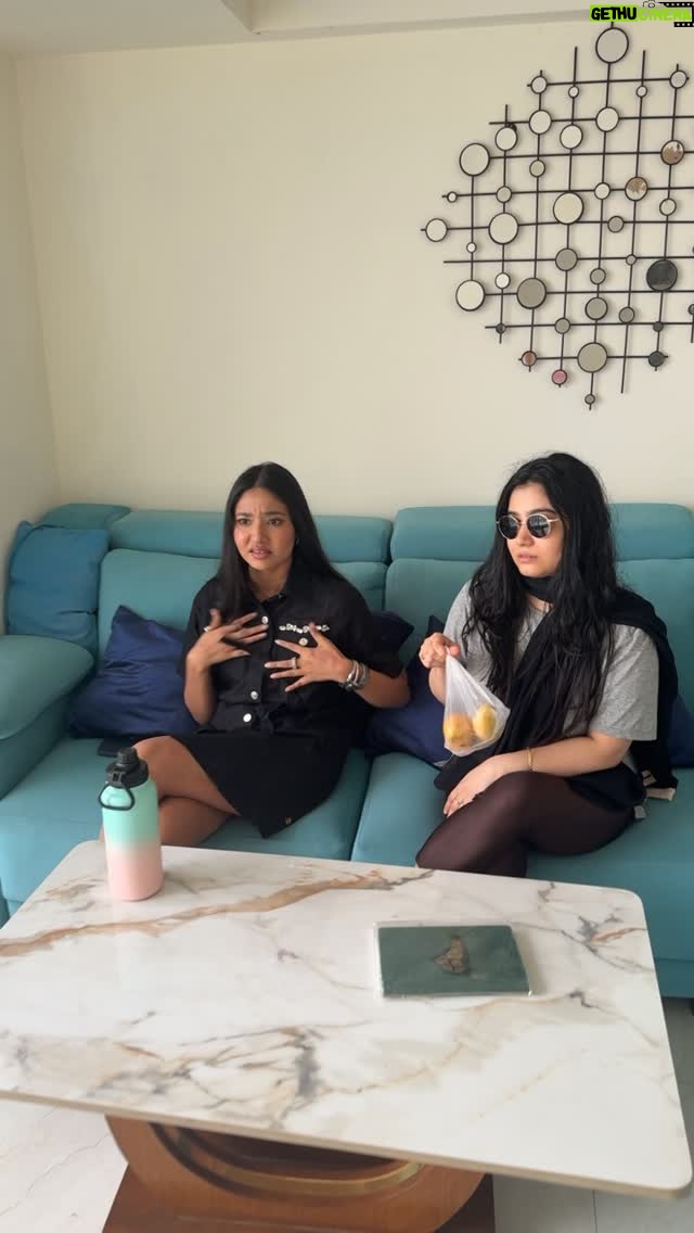 Urusa Javed - 3.5K Likes - Sabko pata h phone kaha rakkha hai and I absolutely don’t know whatsup with @_urusa 😂