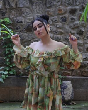Urusa Javed Instagram - 🥝🥝🥝

Styled by: @_harshitaaa @_harshitastylesyou