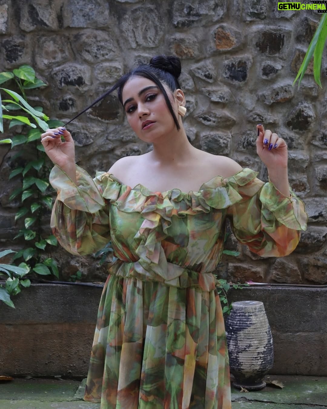 Urusa Javed - 1.2K Likes - 🥝🥝🥝

Styled by: @_harshitaaa @_harshitastylesyou