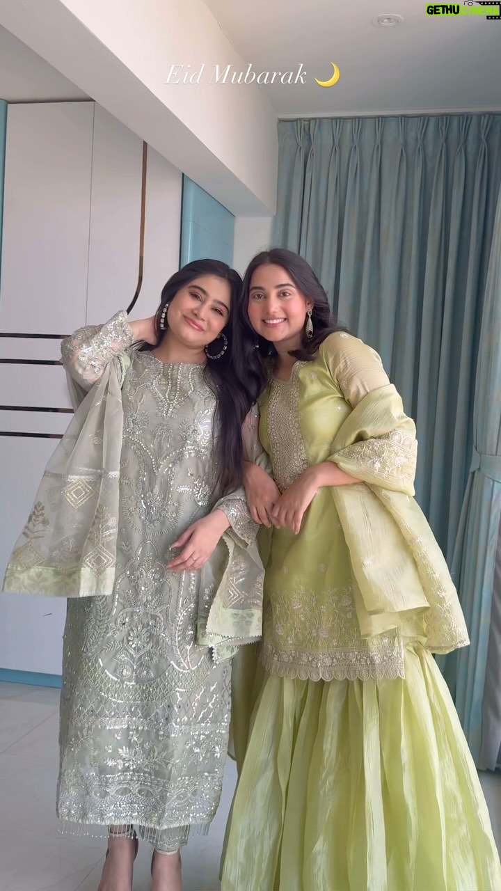 Urusa Javed - 8.9K Likes - Eid Mubarak 🌙💛

Wearing - @thekoskii ✨

Comment DM Or Link for my sharara’s link! ☺️

@oakpinionpr