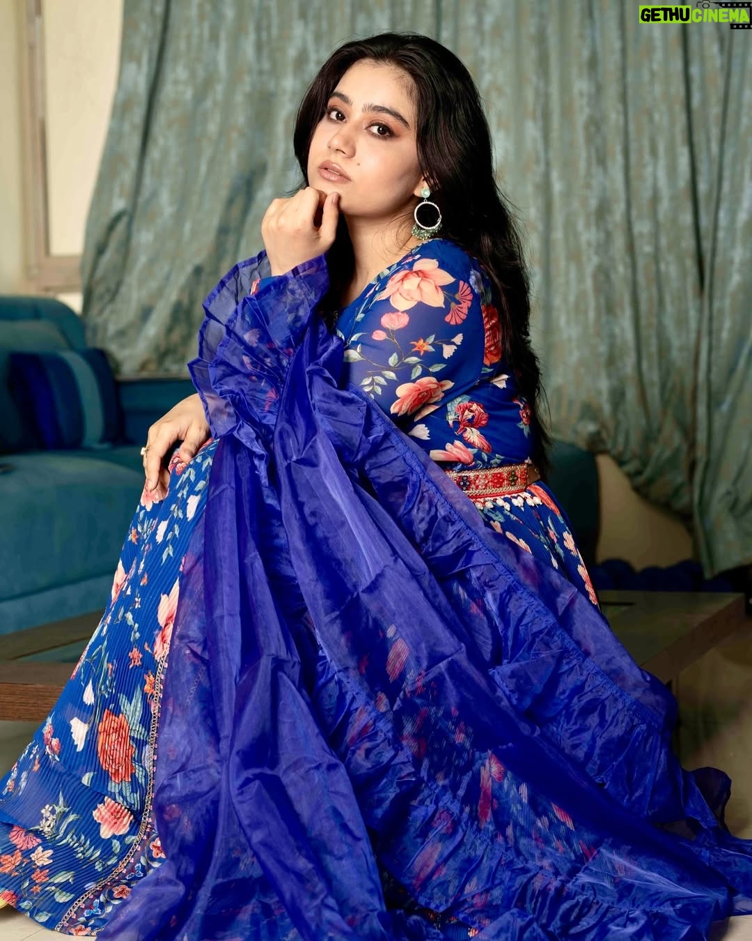 Urusa Javed - 809 Likes - Blue hai mausam, I am awesome🙈

Styled by: @_harshitastylesyou @_harshitaaa 
Outfit: @heeposh_official 
📸: @shashwatshankar