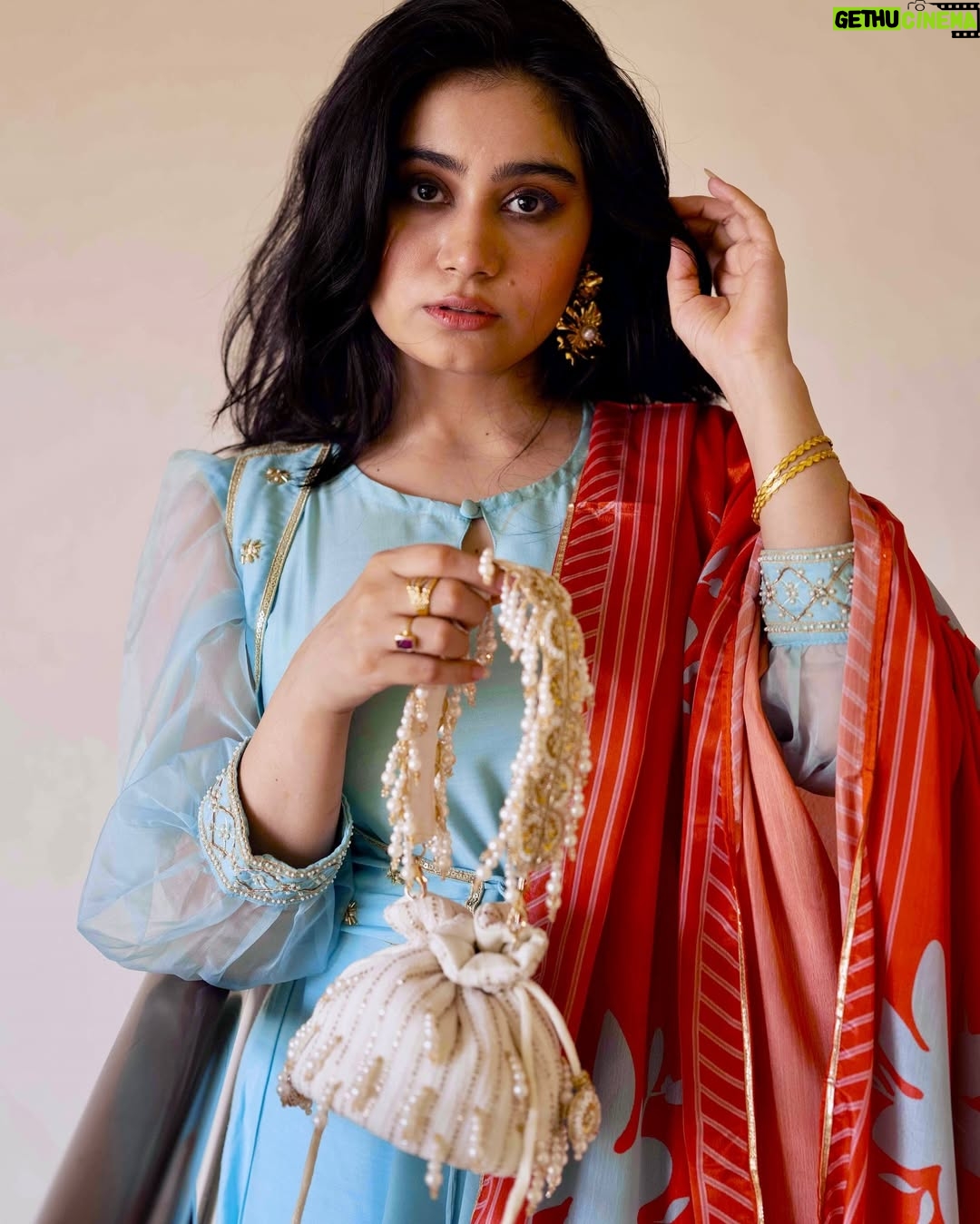 Urusa Javed - 1.2K Likes - Follow my blue moods!! #followkarloyar 

Styled by: @_harshitaaa @_harshitastylesyou 
Dress: @heeposh_official 
Bag: @theamyrastore
📸: @shashwatshankar
