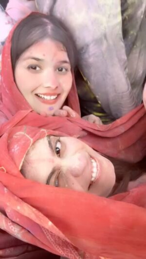 Urvi Kar Chaudhary Instagram - Vrindavan holi celebration
#bankebihariji🌸🌸❤️❤️🙏🏻🙏🏻 #bankebiharitemple #bankebiharimandir #holivrindavan #vrindavan #mathur #radhakrishn