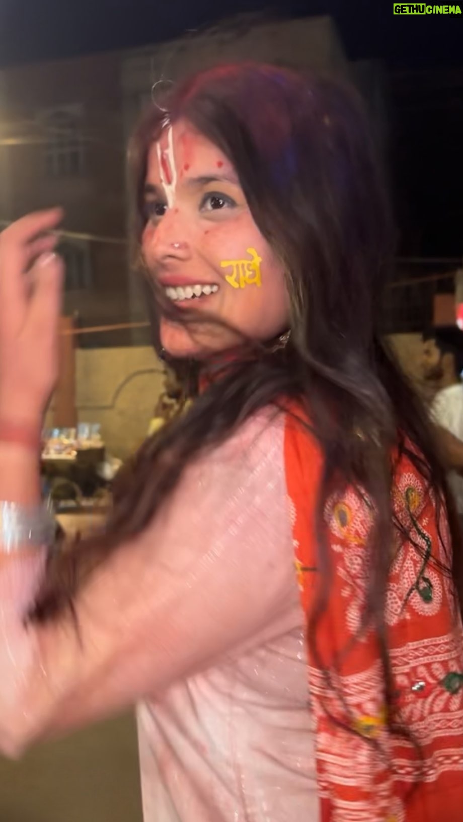 Urvi Kar Chaudhary - 545 Likes - Vrindavan Holi is a bliss ❤️ 

#vrindavan #holi #bankebihari #brajkiholi #holi2025 
#mathuravrindavan #goritulathmaar