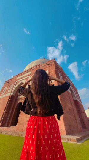 Urvi Kar Chaudhary Instagram - Tughlaqabad Fort ❣️
(Delhi monsoon weather , delhi ncr rains , monsoon playlist , fort memories , urvikki , prem , hum sath sath hai songs , pyaar ka sawan )