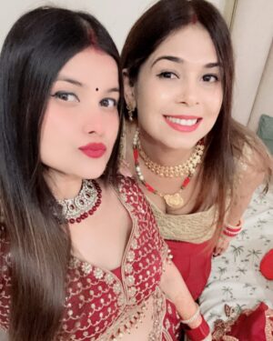 Urvi Kar Chaudhary Instagram - Who knew my in-laws came with a bonus bestie?
Met her by chance, kept her by choice.
This one came with the house, but stayed for the gossip. 🌸
Cheers to FEMALE FRIENDSHIPS 🍻