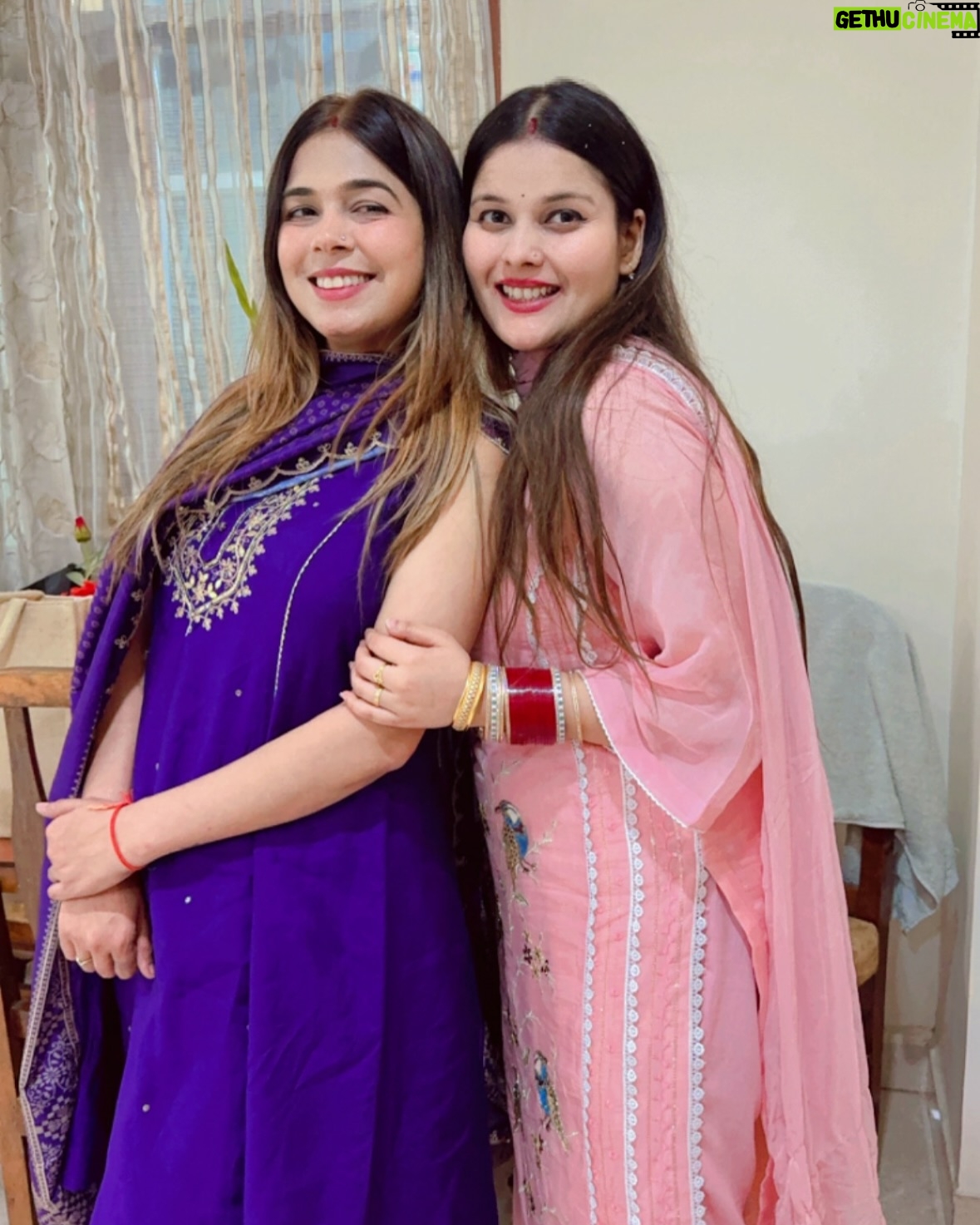 Urvi Kar Chaudhary - 451 Likes - Who knew my in-laws came with a bonus bestie? 
Met her by chance, kept her by choice. 
This one came with the house, but stayed for the gossip. 🌸

Cheers to FEMALE FRIENDSHIPS 🍻