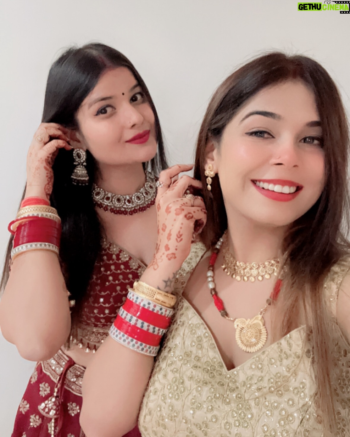 Urvi Kar Chaudhary - 451 Likes - Who knew my in-laws came with a bonus bestie? 
Met her by chance, kept her by choice. 
This one came with the house, but stayed for the gossip. 🌸

Cheers to FEMALE FRIENDSHIPS 🍻