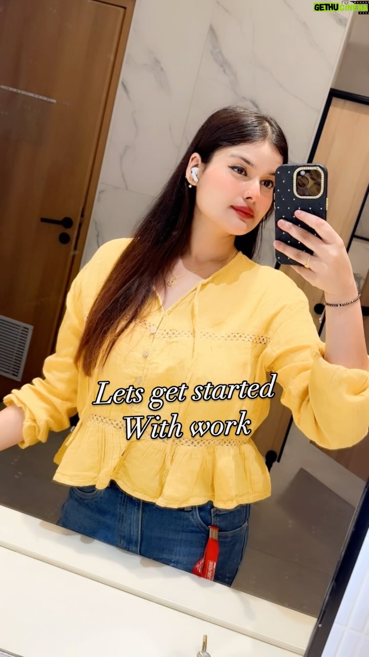 Urvi Kar Chaudhary - 2.5K Likes - From 6 Am hustle to 7 Pm Peace 

#DailyVlog #WorkLife #OfficeToHome #LifeInADay #BusyLife #MorningToEvening #DailyRoutine #VlogLife #RealLifeMoments #9to5Life #HustleAndFlow #workdayvibes