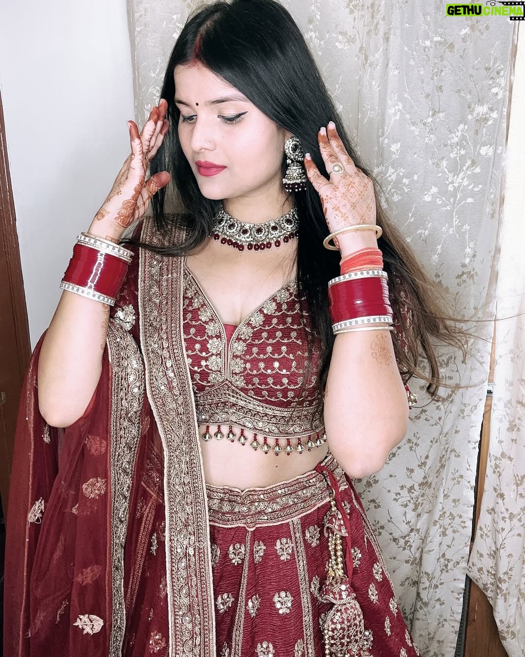 Urvi Kar Chaudhary - 740 Likes - Karwa Chauth Ready ♥️💓