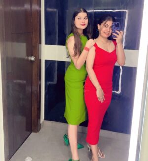 Urvi Kar Chaudhary Instagram - Sassy but still classy 🥂
(Girls post , picture of the day , outfit ideas , dress ideas , party dresses , ootd , girls outing , mirror selfies )