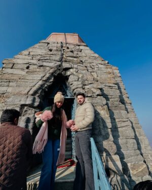 Urvi Kar Chaudhary Instagram - Happy Anniversary love ❤️ #3years
#anniversary #shankara #shankaracharyatemple #adishankaracharya #srinagar #kashmir #kashmirtravel #jaatjaatni #love #couplegoals #jinnesaah