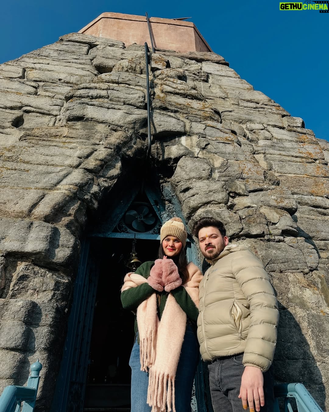 Urvi Kar Chaudhary - 0.9K Likes - Happy Anniversary love ❤️ #3years 

#anniversary #shankara #shankaracharyatemple #adishankaracharya #srinagar #kashmir #kashmirtravel #jaatjaatni #love #couplegoals #jinnesaah