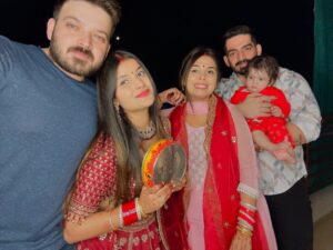 Urvi Kar Chaudhary Instagram - GANG ♥️💫