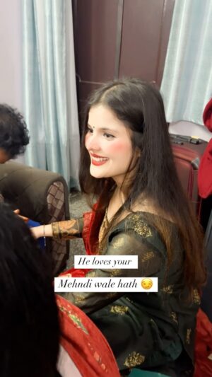 Urvi Kar Chaudhary Instagram - @vikki_chaudhary_0007 🎀❤️
#jaatjaatni #mehndidesign #mehandi #mehndiart #mehndiartist #mehndisongs #mehndihairachnewaali #greensuit