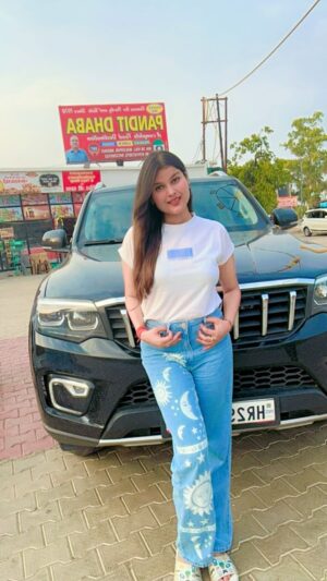 Urvi Kar Chaudhary Instagram - Car sessions ♥️
(A , trust my drive , car sessions , car drive , song , haryana ka jaat , pasandida aurat , favourite girl , )