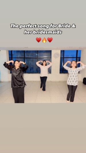 Urvi Kar Chaudhary Instagram - Wedding season & choreo ♥️
#dancecover #surmedani #bridedance #bridesmaids #bridemaidsdance #weddingchoreography #shadhidan #shadhidance #dance #dancer #indiandance #punjabidance #triodance #duetdance