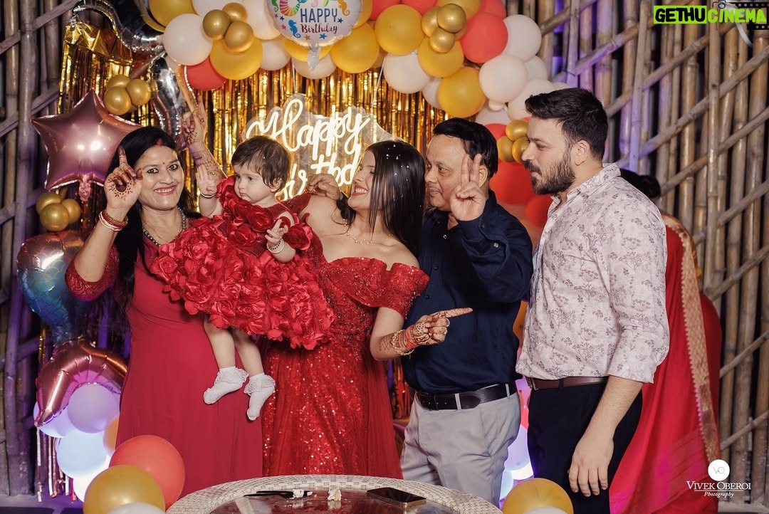 Urvi Kar Chaudhary - 1.9K Likes - Moments from @raya.chaudharyy Birthday ♥️ 

(#firstbirthday #birthdaycake #baby #babygirl #rayabirthday #outfitideas #birthdaygown #redgown )