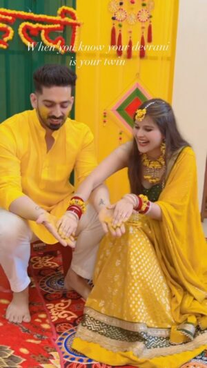 Urvi Kar Chaudhary Instagram - #haldiceremony 💕💛
#haldiceremony #devarbhabhi #devarkishaadi #brothersisterlove #brother #shadhi #yellow #yellowlehenga #flowers #flowerjewellery #dhiktana #urvi #urvikkishadi